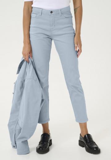 Короткие джинсы