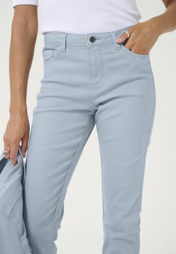 Короткие джинсы