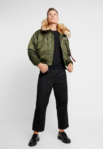 Зимняя куртка