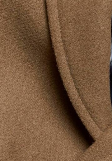 Короткое пальто