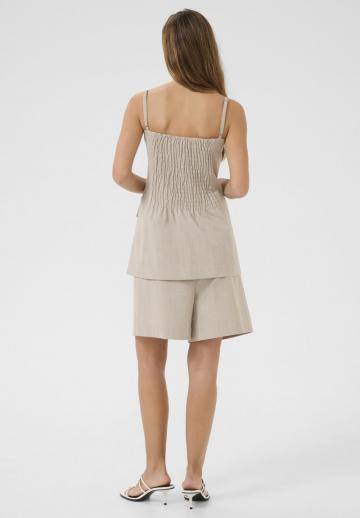 Топ на бретельках