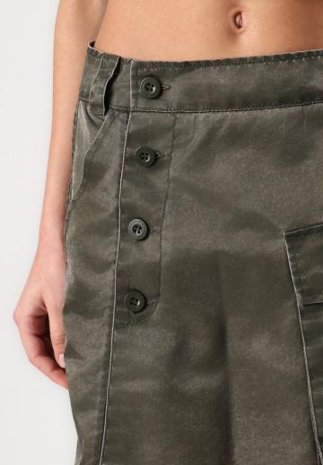 Юбка с накладными карманами