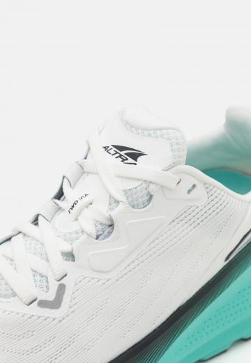 Беговые кроссовки