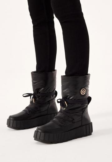 Ботинки на шнуровке
