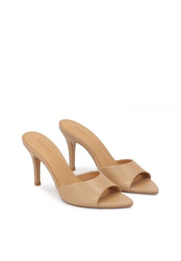 Босоножки на каблуке