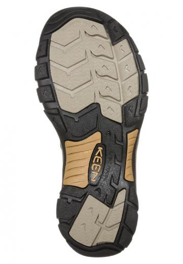 Спортивные сандалии