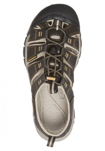 Спортивные сандалии