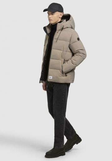 Зимняя куртка