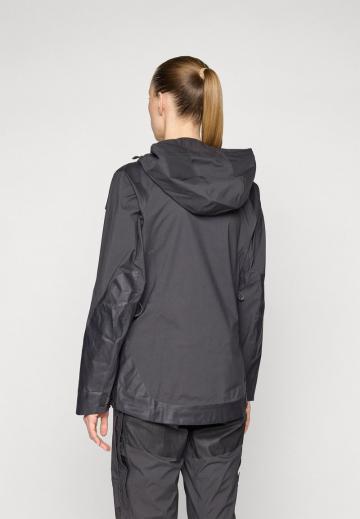 Спортивная куртка