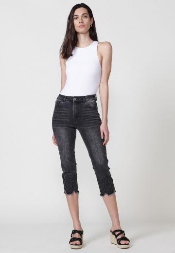 Короткие джинсы