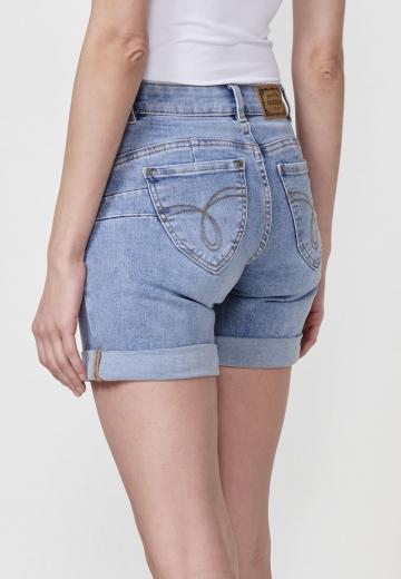 Джинсовые шорты