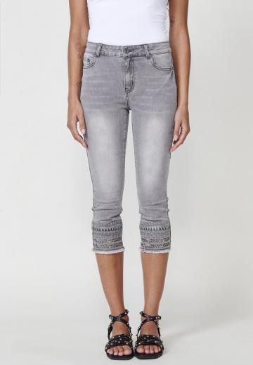 Короткие джинсы