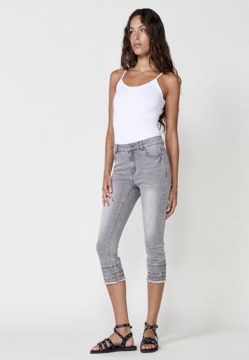 Короткие джинсы