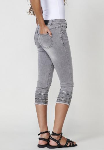 Короткие джинсы