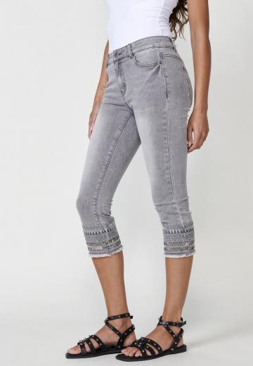 Короткие джинсы