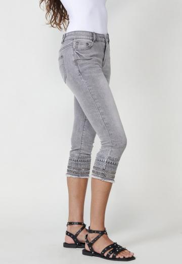 Короткие джинсы