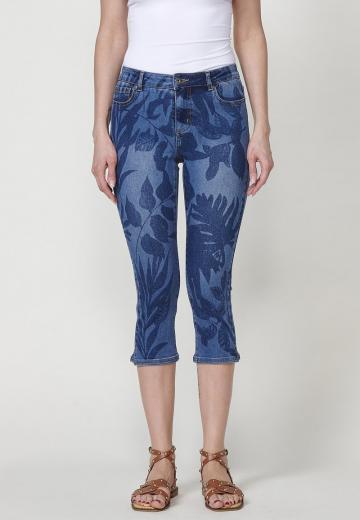 Короткие джинсы