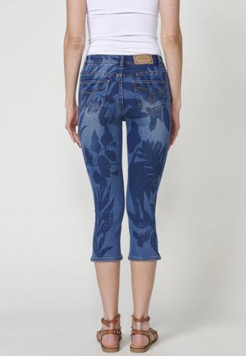 Короткие джинсы