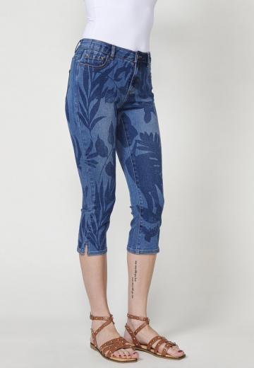 Короткие джинсы