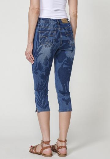 Короткие джинсы