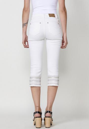 Короткие джинсы