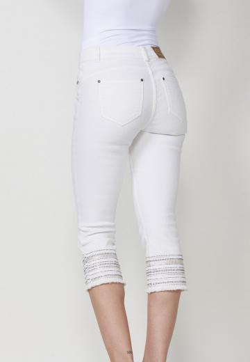 Короткие джинсы