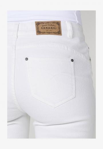 Короткие джинсы