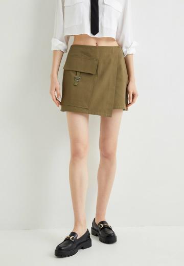 Юбка с накладными карманами