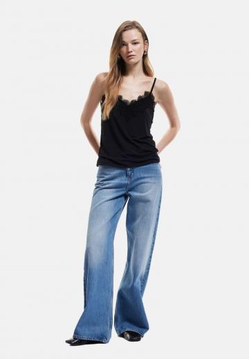 Топ на бретельках