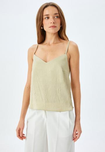 Топ на бретельках