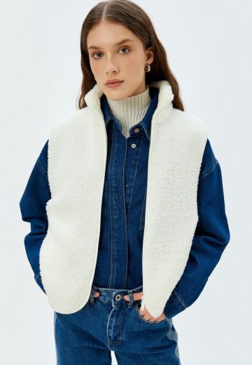 Пуховой жилет