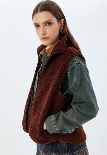 Пуховой жилет