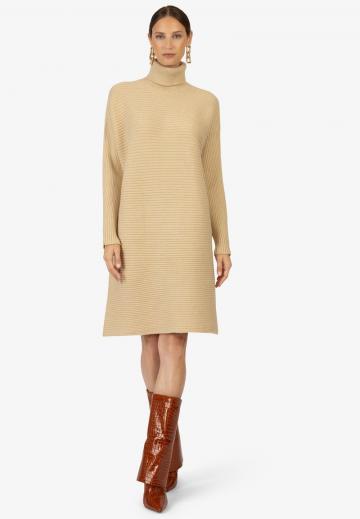 Вязаное платье