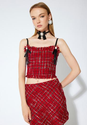 Топ на бретельках