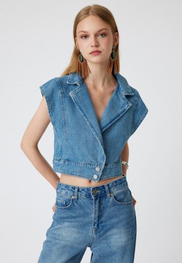 Джинсовая жилетка