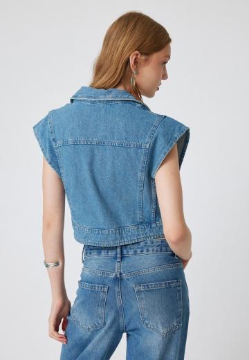 Джинсовая жилетка