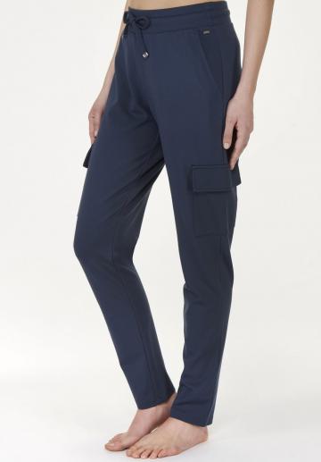 Брюки с накладными карманами