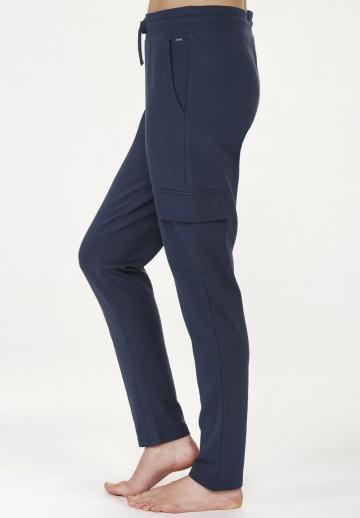 Брюки с накладными карманами