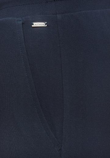 Брюки с накладными карманами