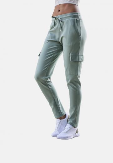 Брюки с накладными карманами