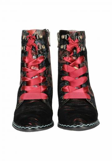 Ботинки на шнуровке