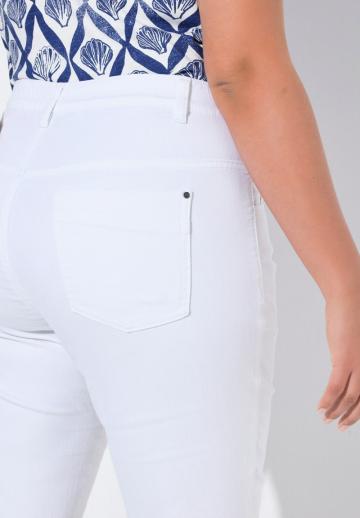 Короткие джинсы