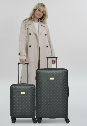 Набор чемоданов