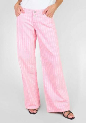 Свободные джинсы