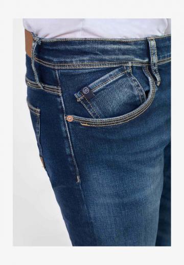 Узкие джинсы