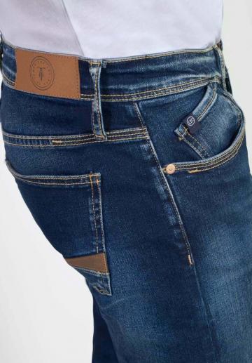 Узкие джинсы