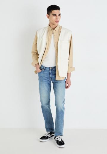 Узкие джинсы