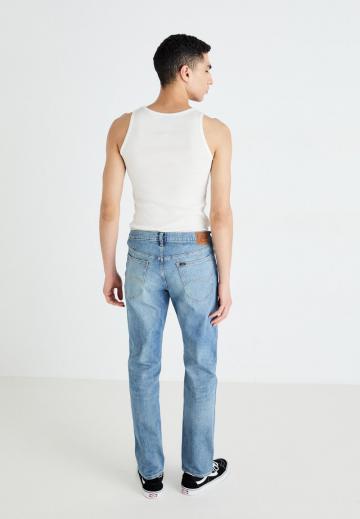 Узкие джинсы