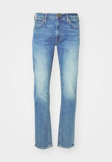 Узкие джинсы