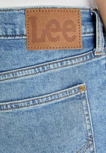 Узкие джинсы